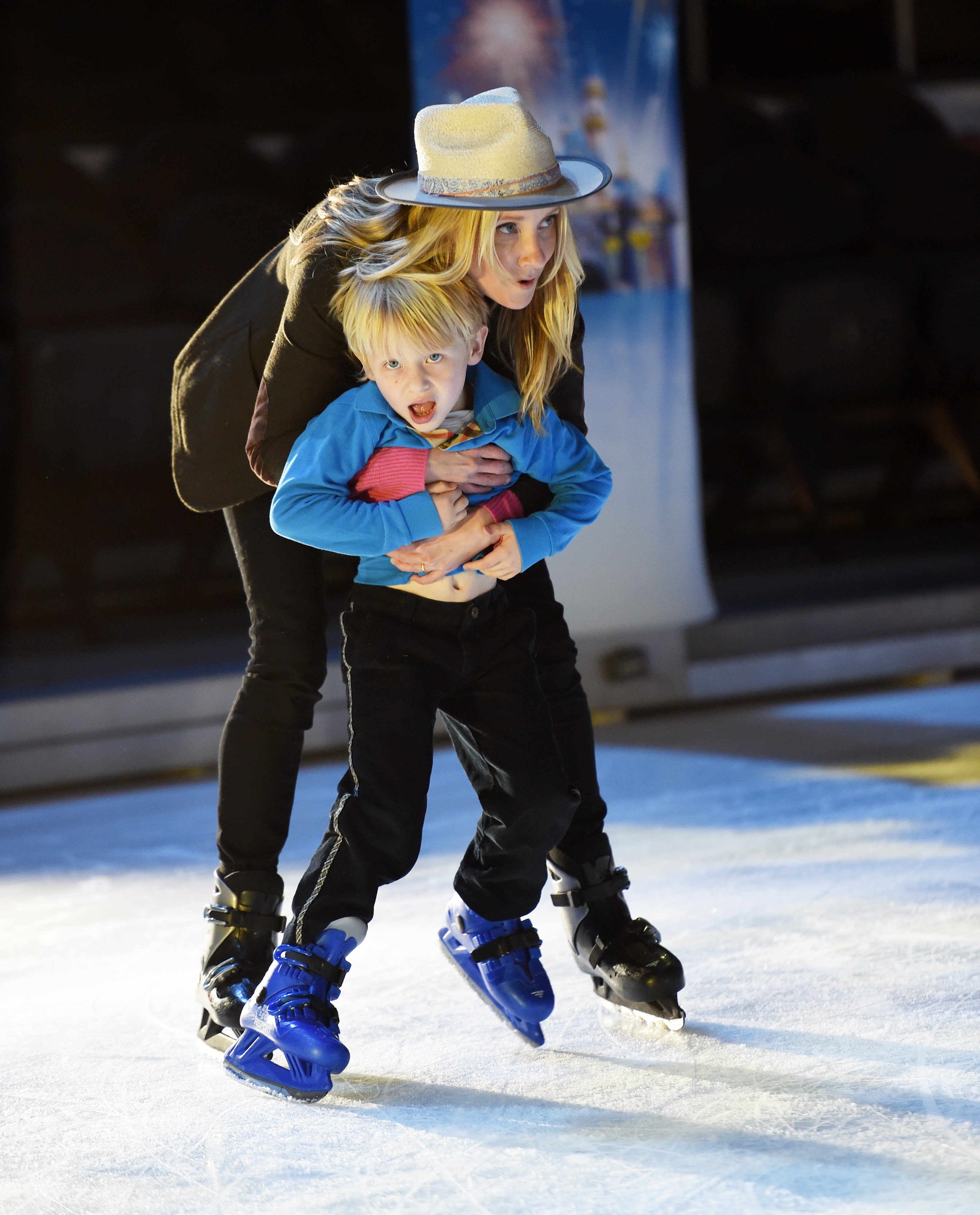 Anne Heche and her son Atlas Tupper attend the Disney On Ice Presents Let's Celebrate! event at Staples Center on December 11, 2014 in Los Angeles, California | Source: Getty Images 