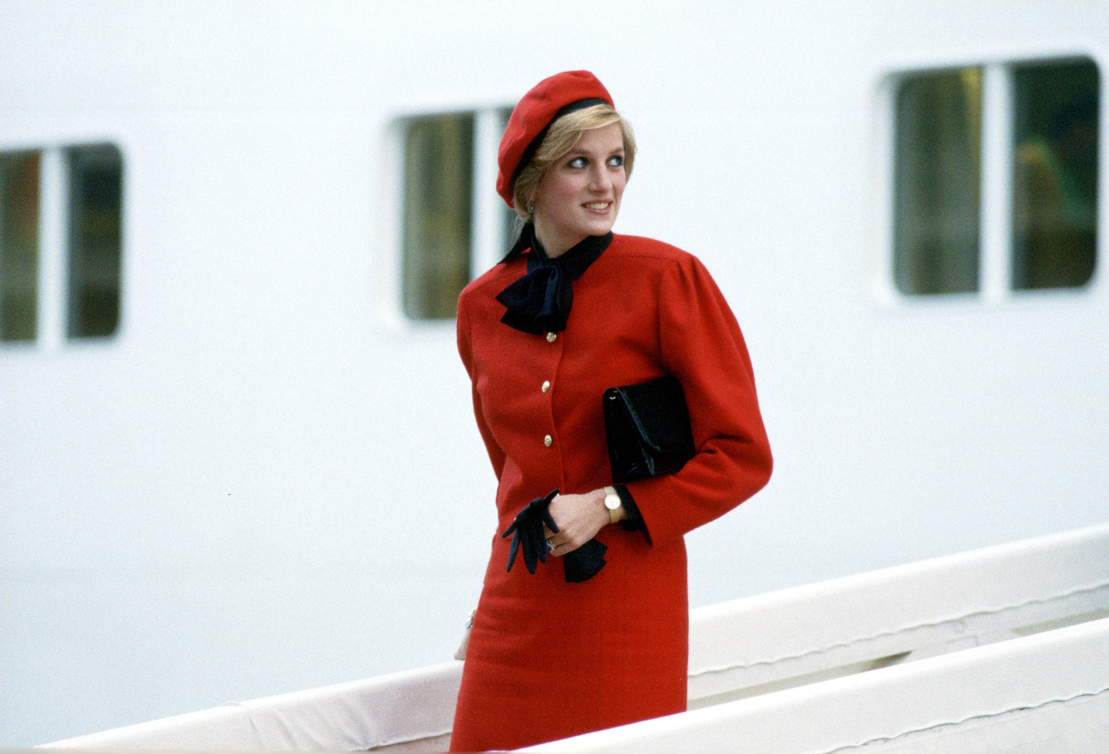 Prinzessin Diana an Bord des neuen P&O-Kreuzfahrtschiffes "Royal Princess" am 15. November 1984 | Quelle: Getty Images