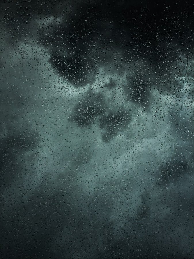 Une tempête et de la pluie. l Source : Unsplash