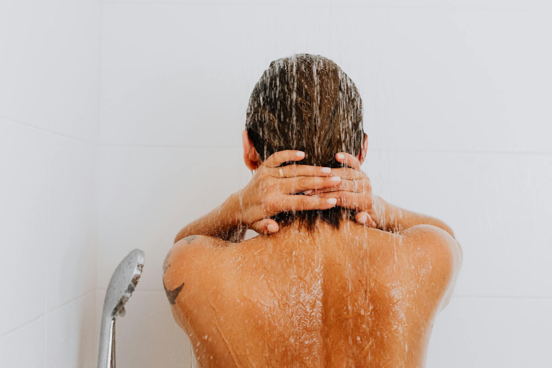 A person taking a shower | Source: Pexels