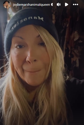 With visible exhaustion, Marsh described how she, along with two friends, battled the flames using fire extinguishers and hosepipes before emergency services arrived. | Source: Instagram/jodiemarshanimalqueen