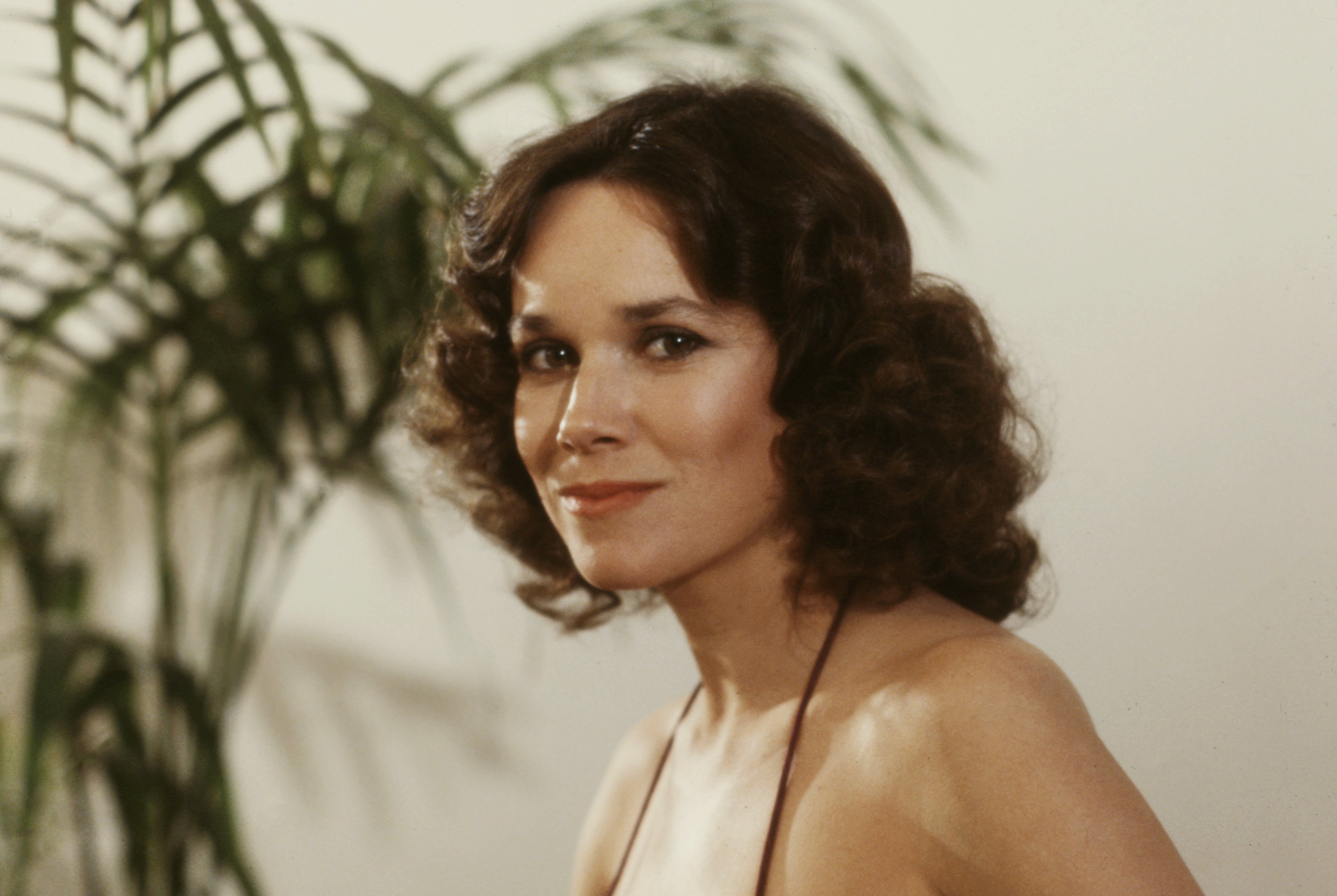 Barbara Hershey on the set of "Angel on My Shoulder" in 1980 | Source: Getty Images