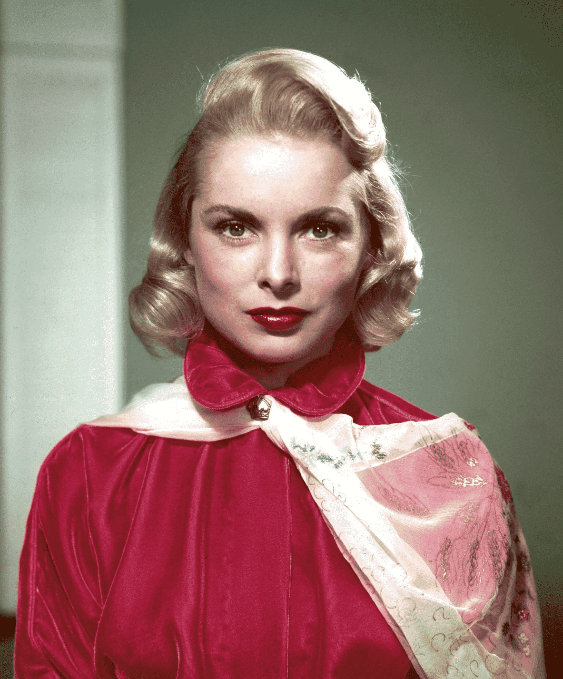 Portrait of Janet Leigh for Photoplay circa 1954 | Photo: Public Domain, Wikimedia Commons