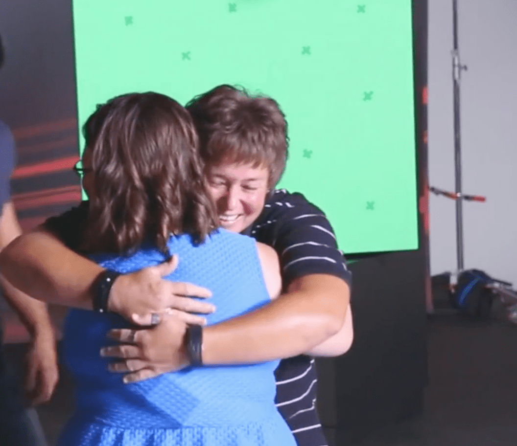 Laura Kerr is reunited with Chelsea Greider 11 years after saving her life | Photo: Vimeo/Hiker 