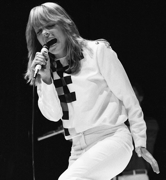 La chanteuse rock star France Gall donne un concert au Palais des Sports.| Photo : Getty Images