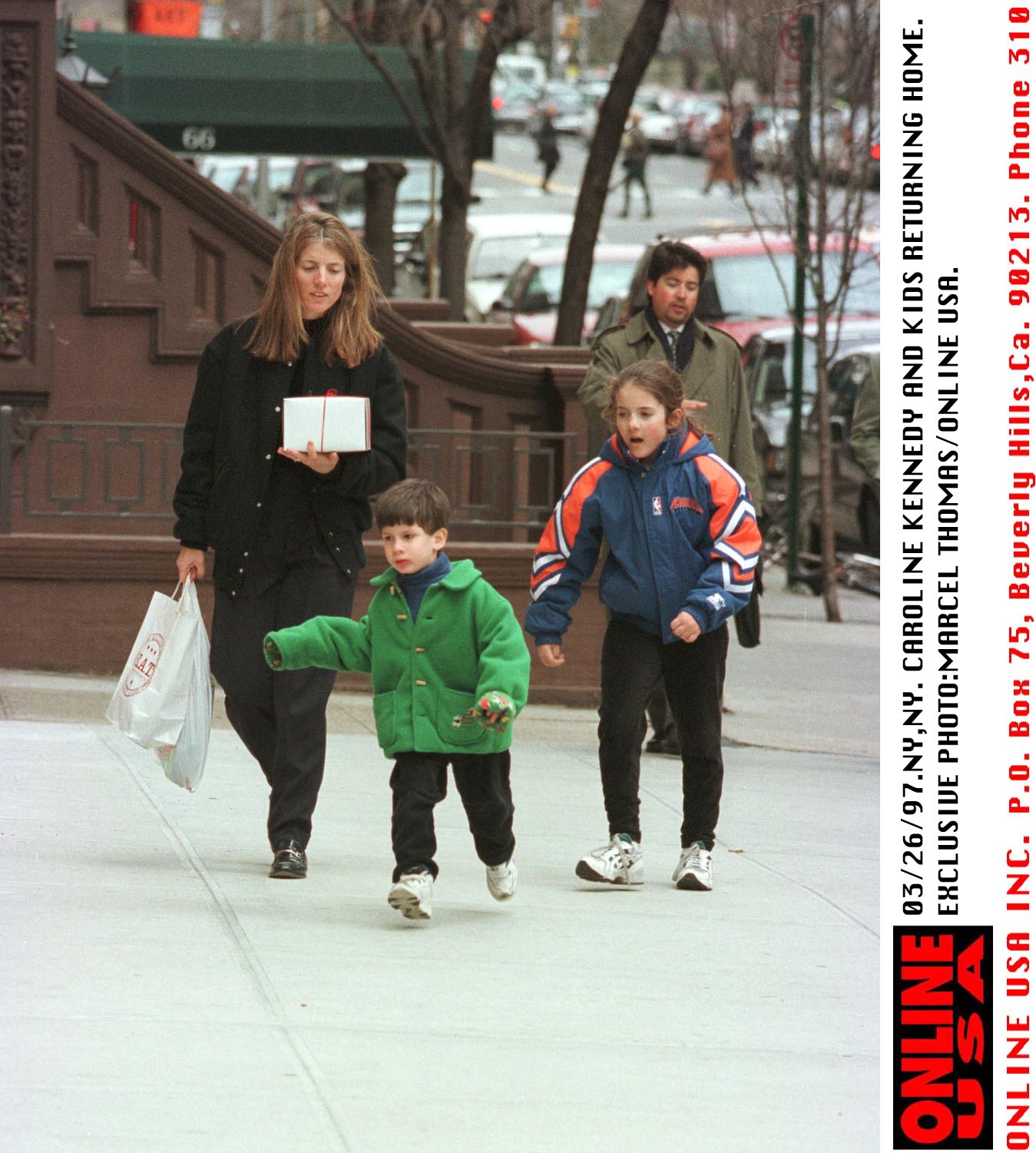 Jack Schlossberg photographed with his mother and sister Rose in New York in 1997. | Source: Getty Images