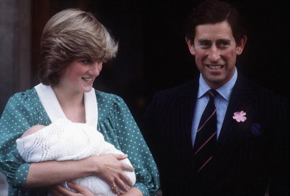 Princess Diana introduces Prince William to the world in 1982 | Photo: Getty Images