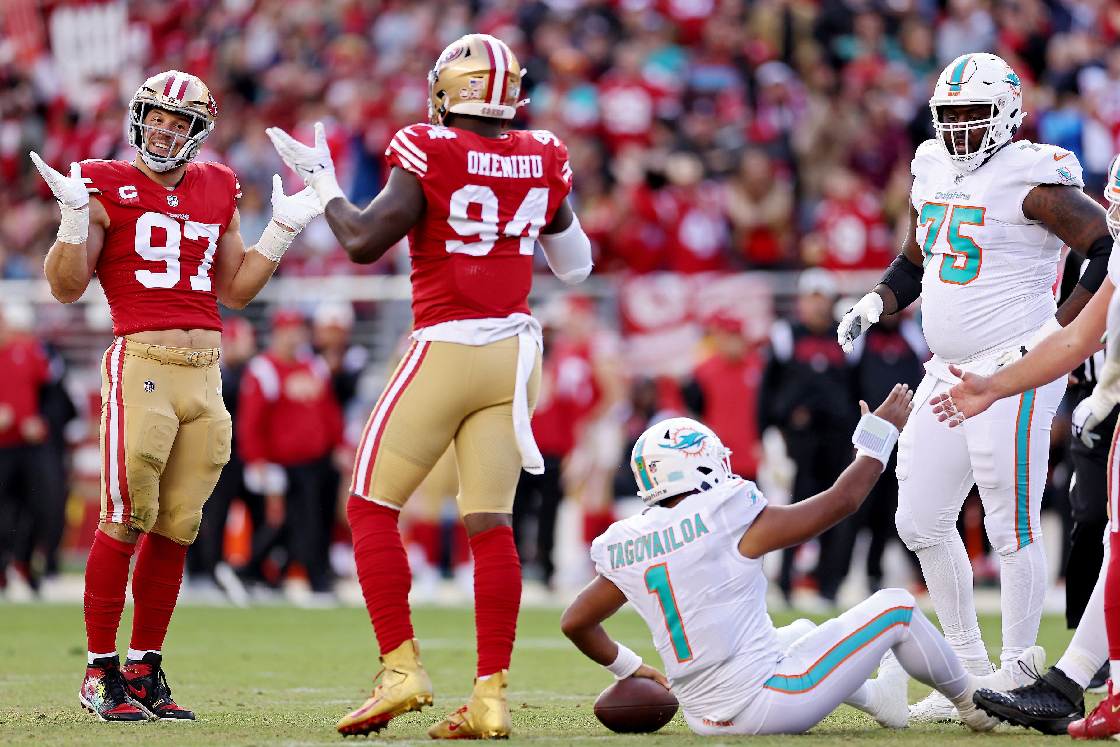 San Francisco 49ers vs. Miami Dolphins. | Source: Getty Images