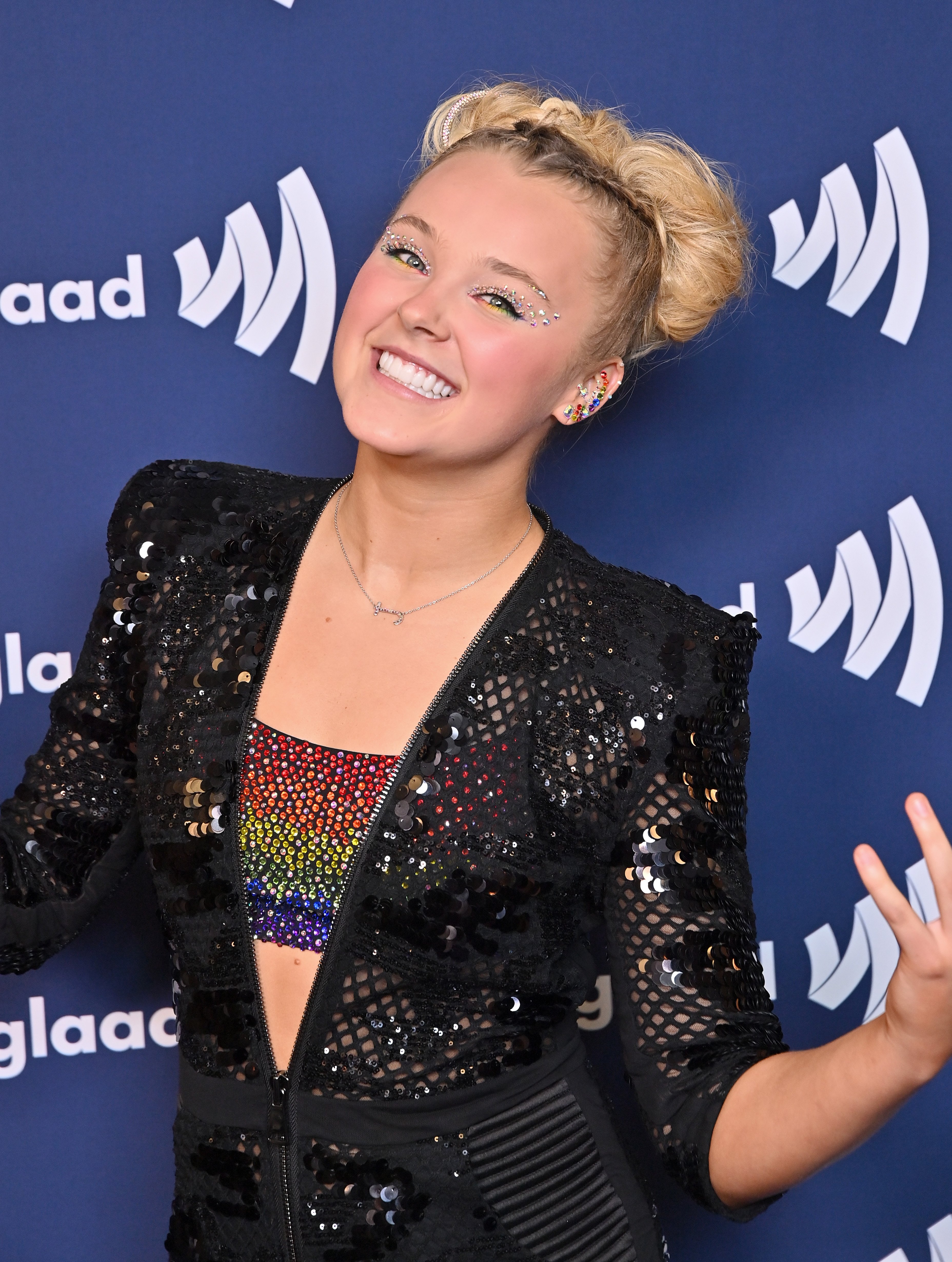 JoJo Siwa at The 33rd Annual GLAAD Media Awards at The Beverly Hilton on April 02, 2022 in Beverly Hills, California. | Source: Getty Images