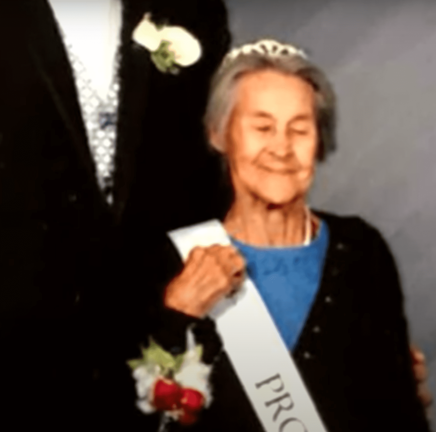 Terminally ill grandmother has her picture taken at her grandson's prom | Photo: Youtube/Inside Edition