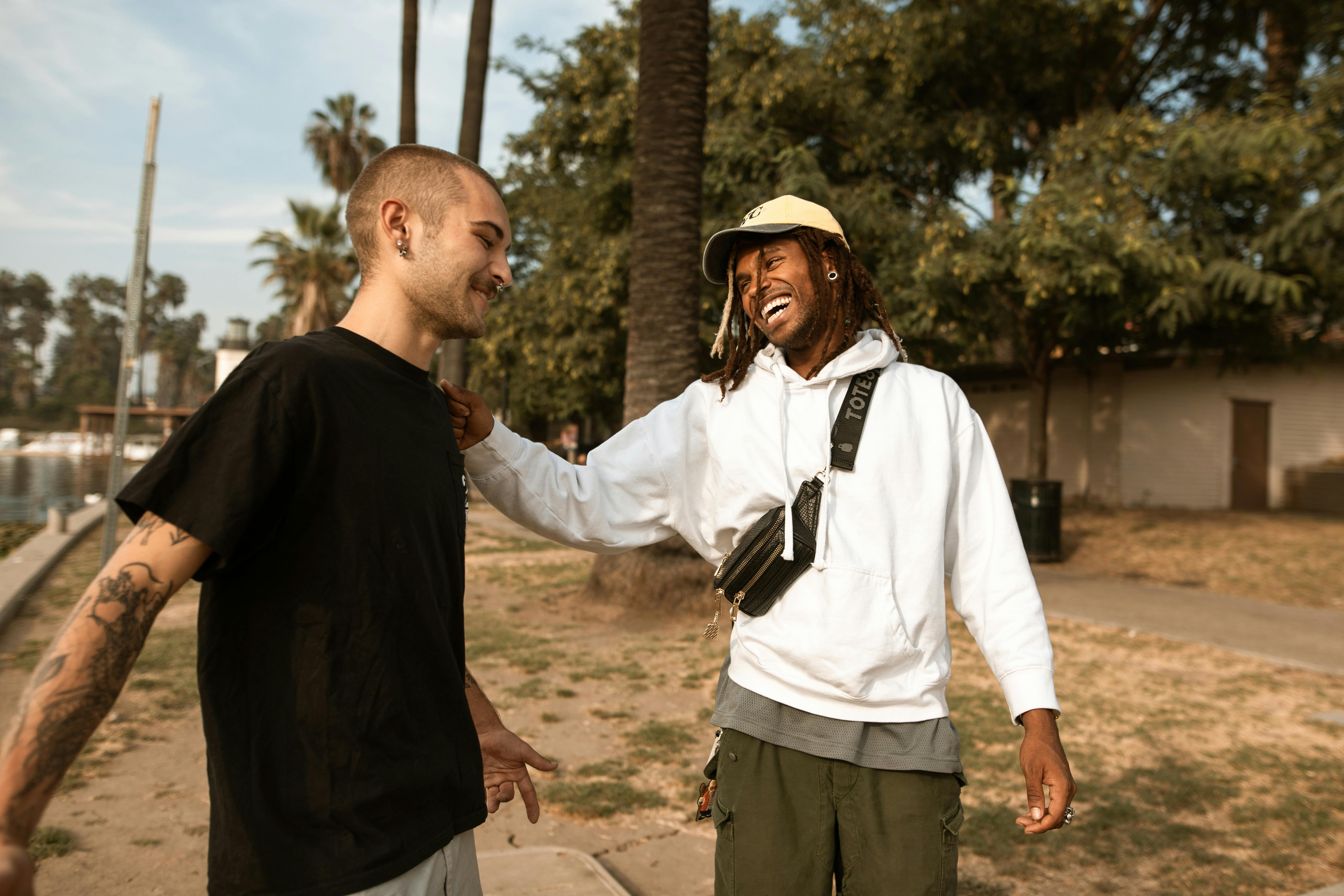 Two male friends hanging out | Source: Pexels