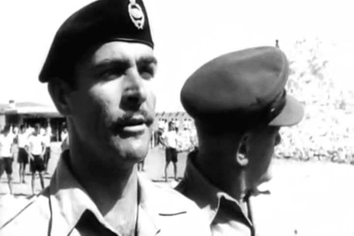 Sean Connery en "The Hill" │Imagen tomada de: YouTube / ryy79 Sean Connery en "The Hill" │Imagen tomada de: YouTube / ryy79