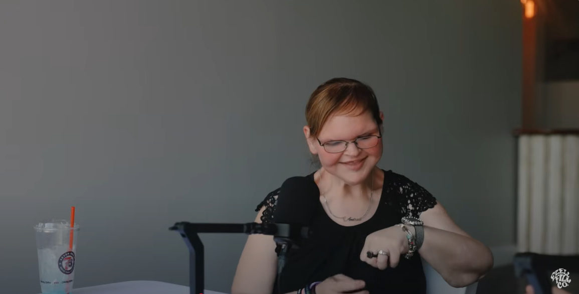 Tammy Slaton shows off her engagement ring during her interview on Creative Chaos, from a video post dated June 24, 2025 | Source: YouTube/EzellFilmCompany