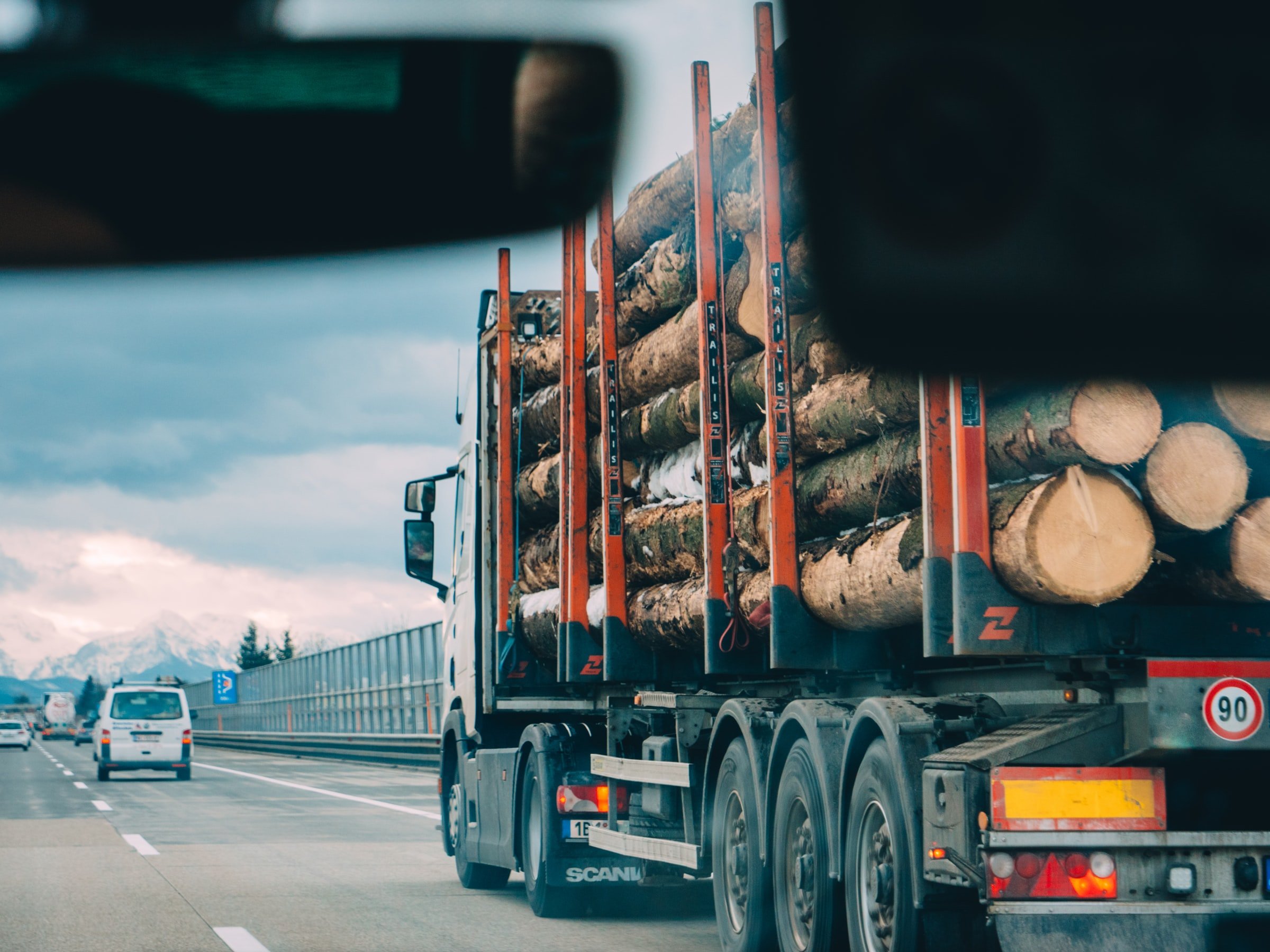 A lorry on the road. | Source: Unsplash
