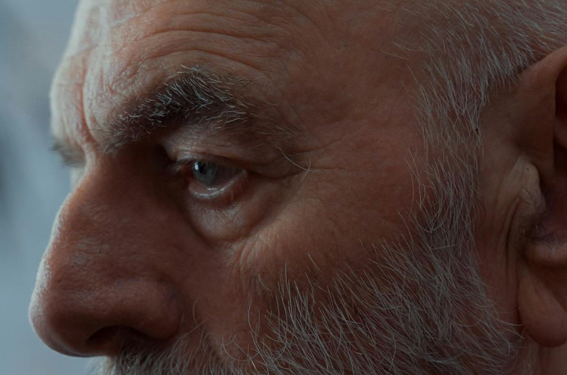 Sad older man's eyes | Source: Pexels