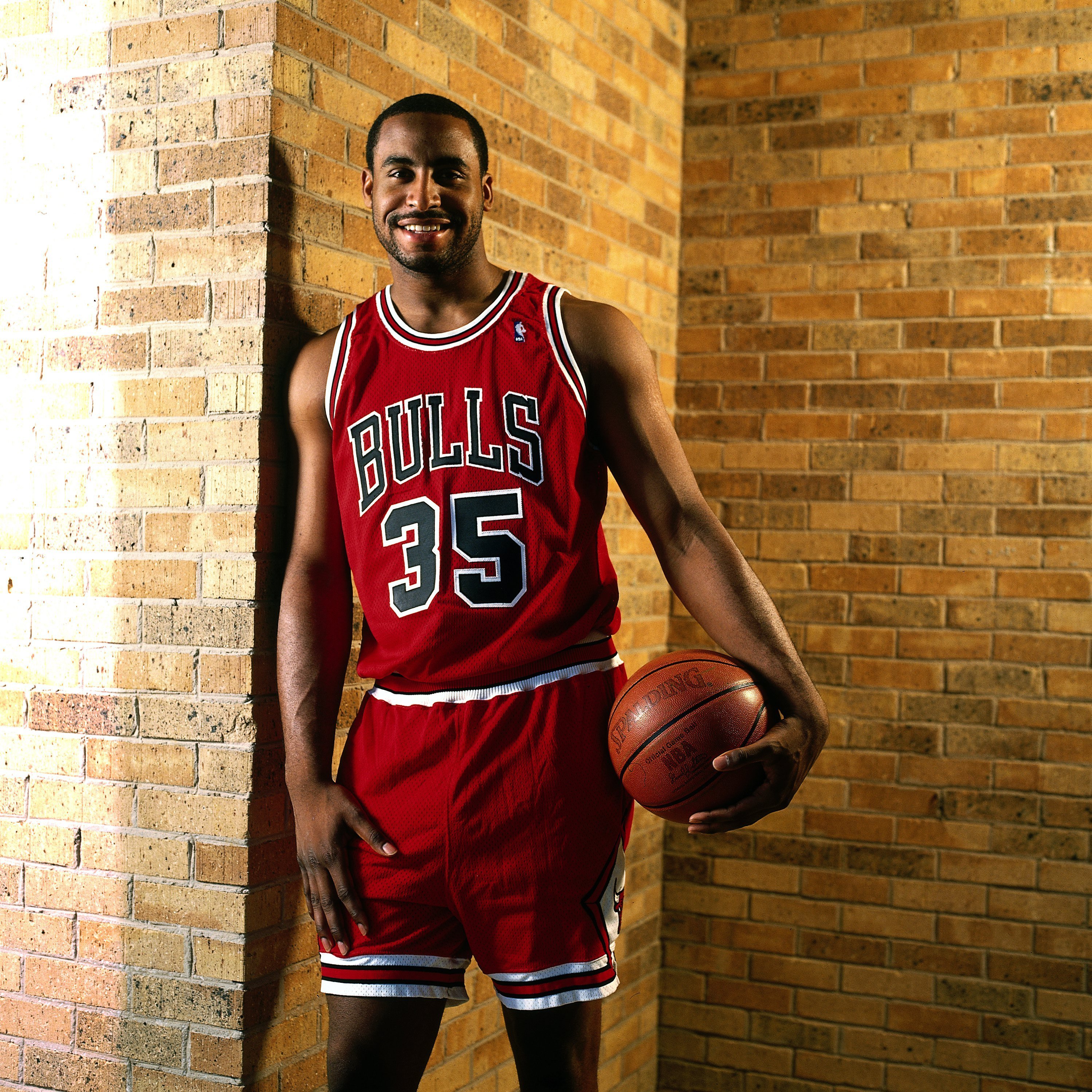 Jason Caffey #35 of the Chicago Bulls poses for a 1996 photo in Chicago, Illinois.  Photo: GettyImages/ Copyright 1996 NBAE 