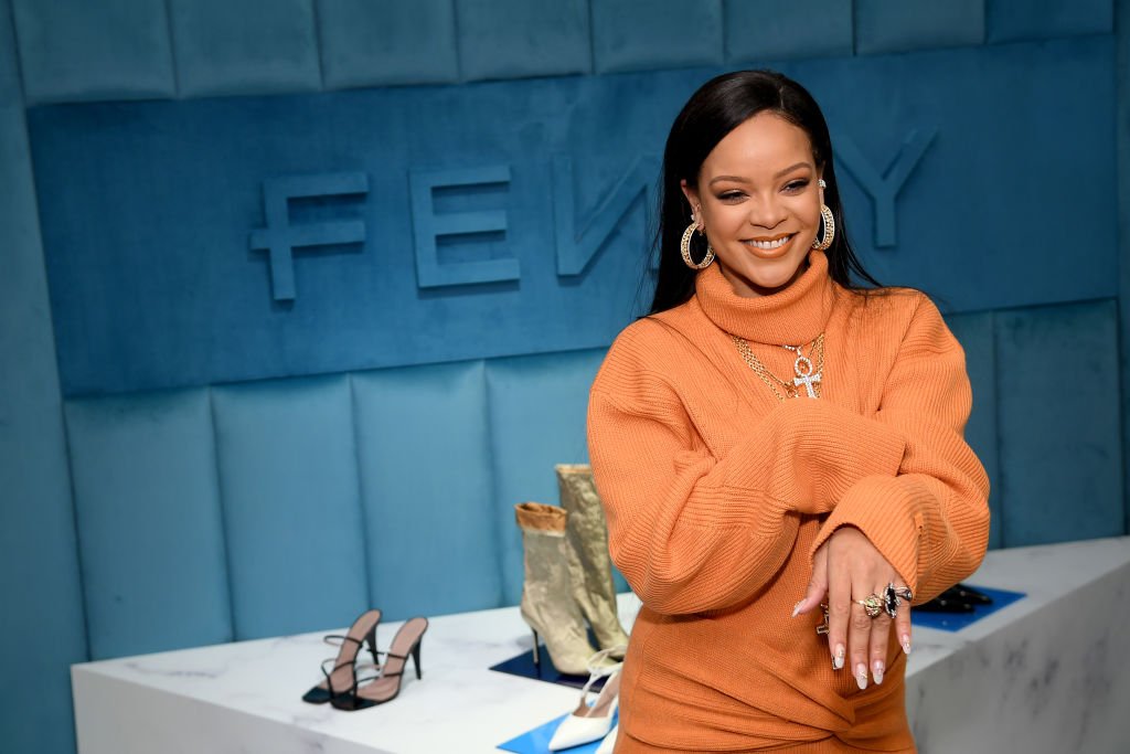 Robyn Rihanna Fenty and Linda Fargo celebrate the launch of FENTY at Bergdorf Goodman at Bergdorf Goodman on February 07, 2020. | Photo: Getty Images