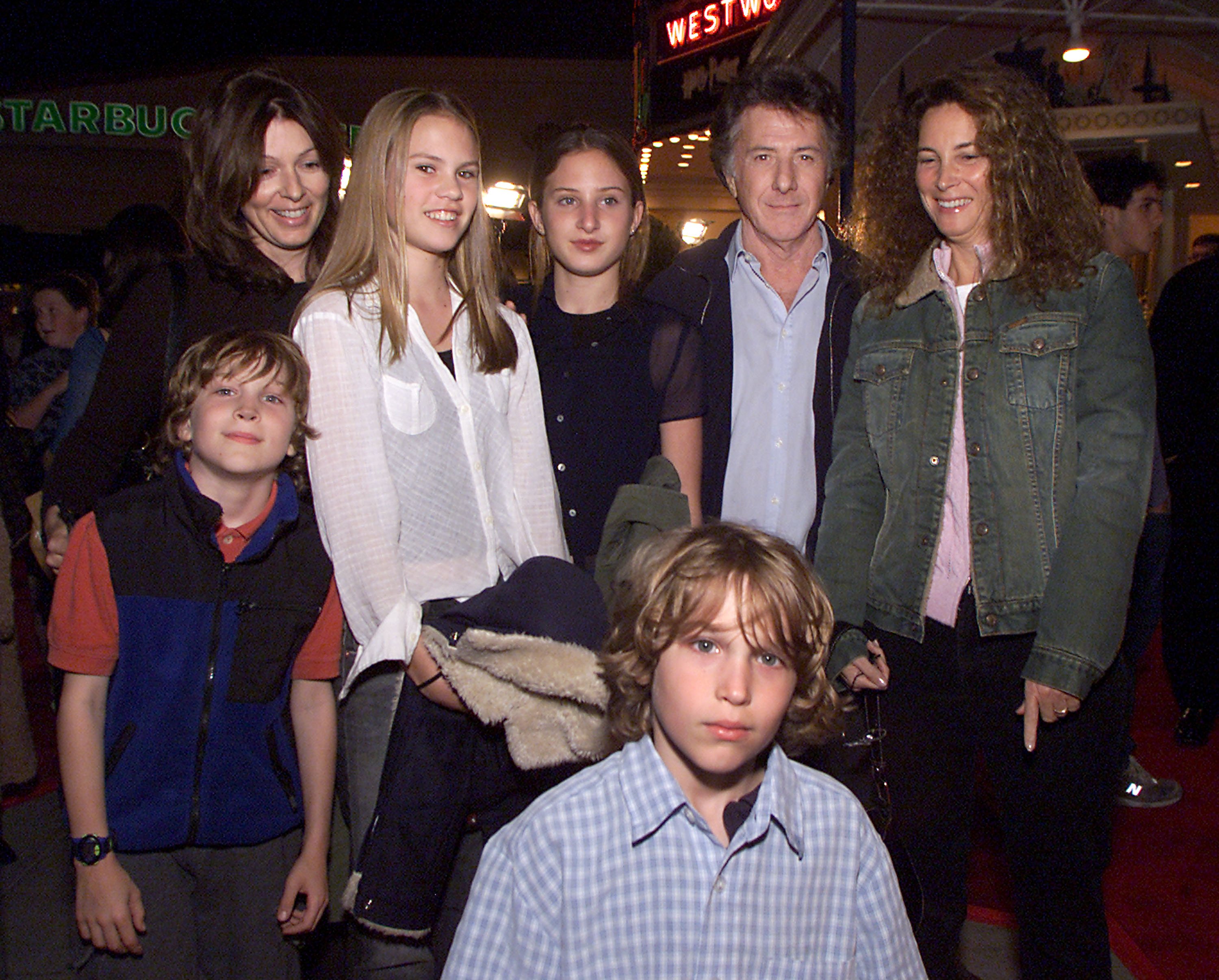 Dustin Hoffman and wife Lisa with their children and friends at the premiere of "Harry Potter and the Sorcerer's Stone" in Los Angeles, Ca. Wednesday, November 14, 2001. | Source: Getty Images