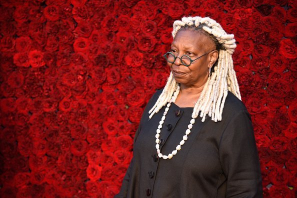 Whoopi Goldberg asistirá a la gala de inauguración de Tyler Perry Studios en Tyler Perry Studios el 5 de octubre de 2019 en Atlanta, Georgia. | Foto: Getty Images Whoopi Goldberg asistirá a la gala de inauguración de Tyler Perry Studios en Tyler Perry Studios el 5 de octubre de 2019 en Atlanta, Georgia. | Foto: Getty Images