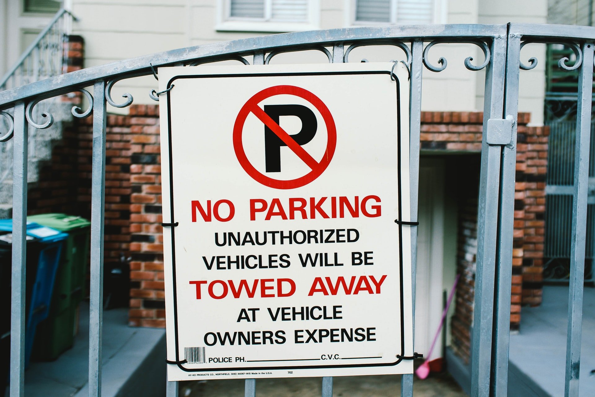 There was a "No Parking" sign outside the house | Source: Unsplash