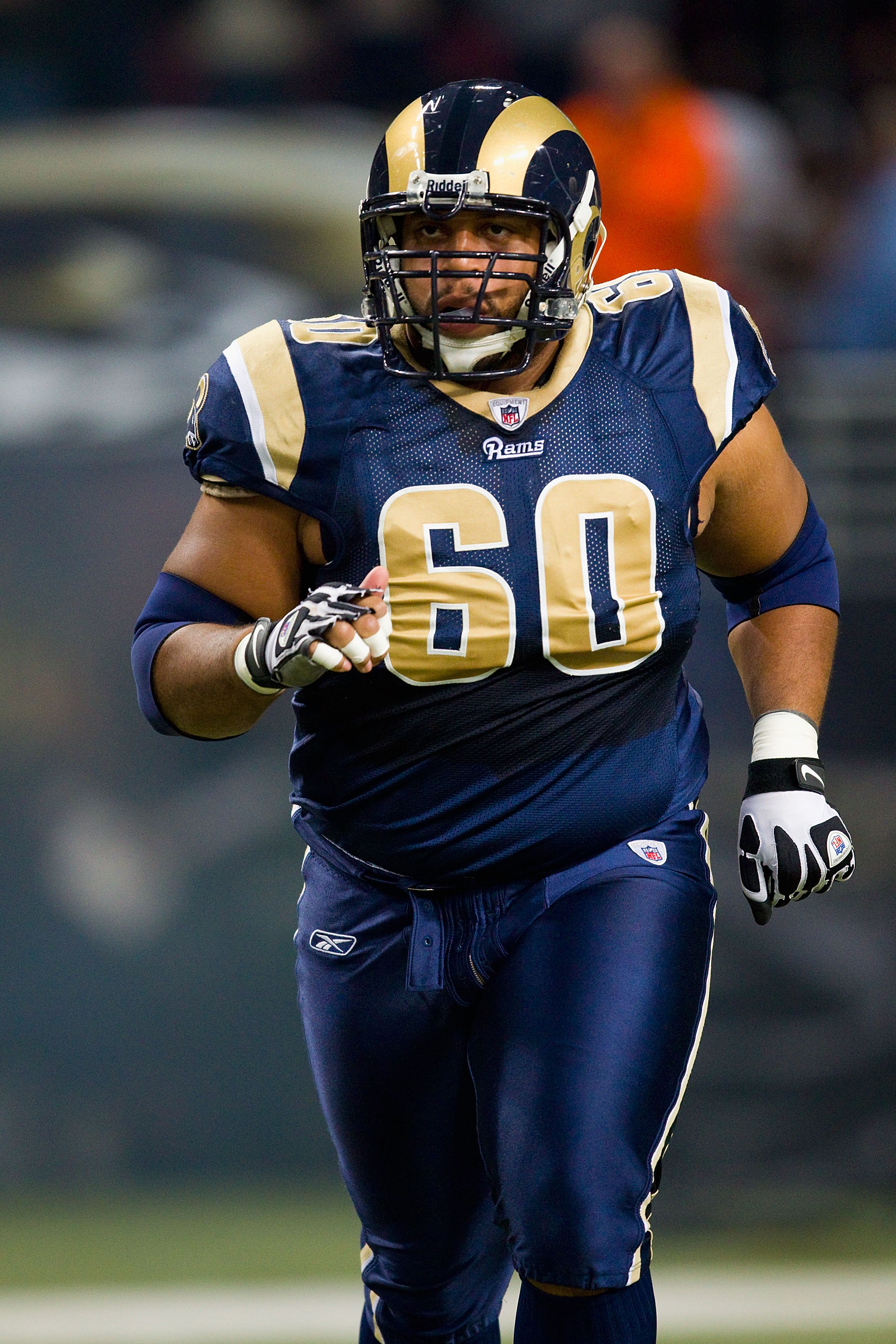 The NFL center during a game against the San Francisco 49ers at the Edward Jones Dome on December 26, 2010, in St. Louis, Missouri. | Source: Getty Images