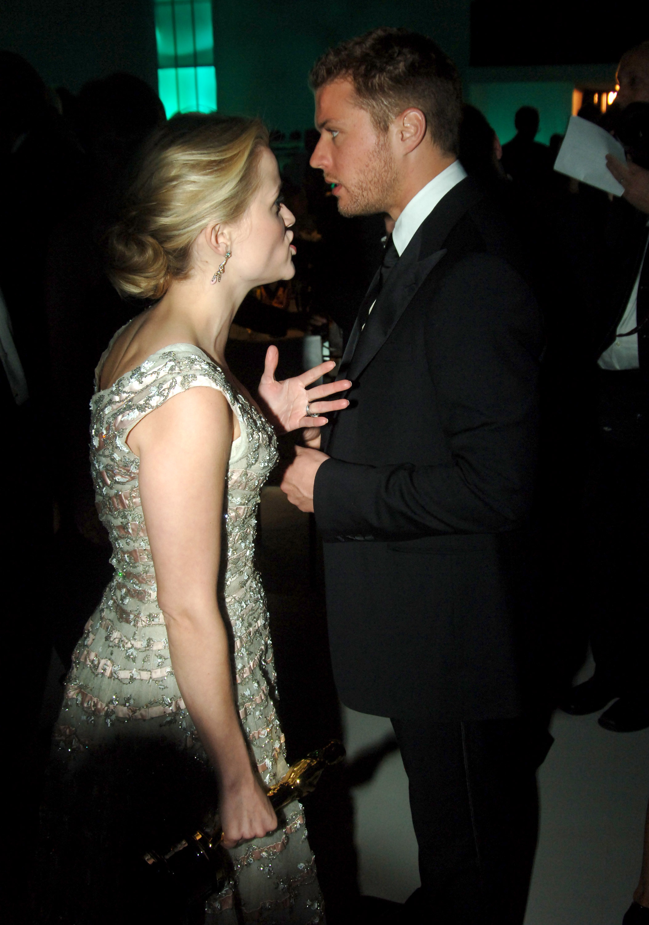 Reese Witherspoon, winner of the Best Actress in a Leading Role award for "Walk the Line," and Ryan Philippe | Source: Getty Images