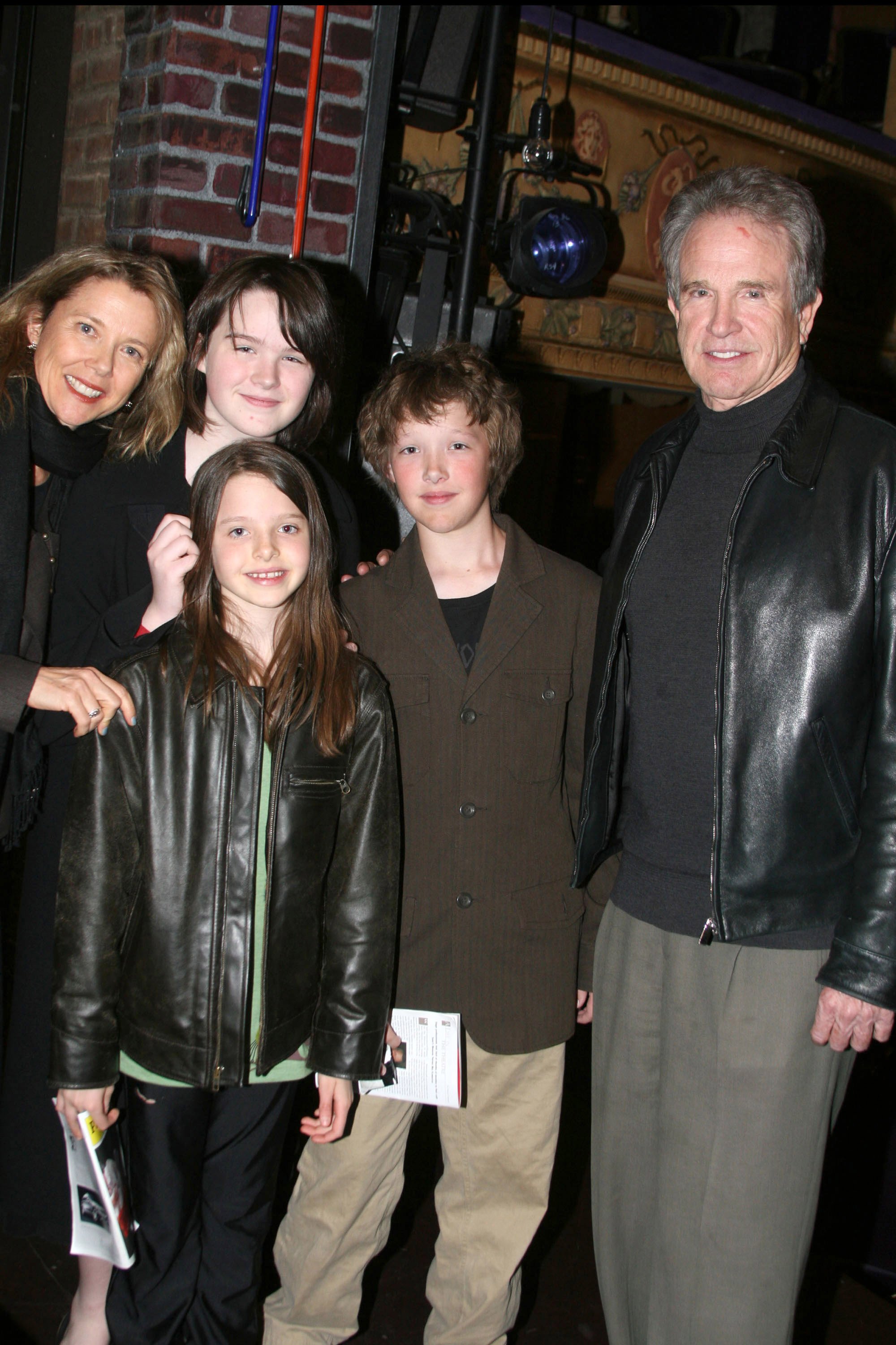 Annette Bening, Warren Beatty, and children Kathlyn, Benjamin and Isabel visit Spring Awakening - April 6, 2007 | Source: Getty Images 
