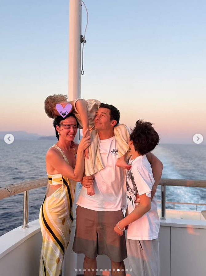 Katy Perry with Orlando, Daisy Dove and Flynn Bloom, from a post dated July 9, 2025. | Source: Instagram/orlandobloom