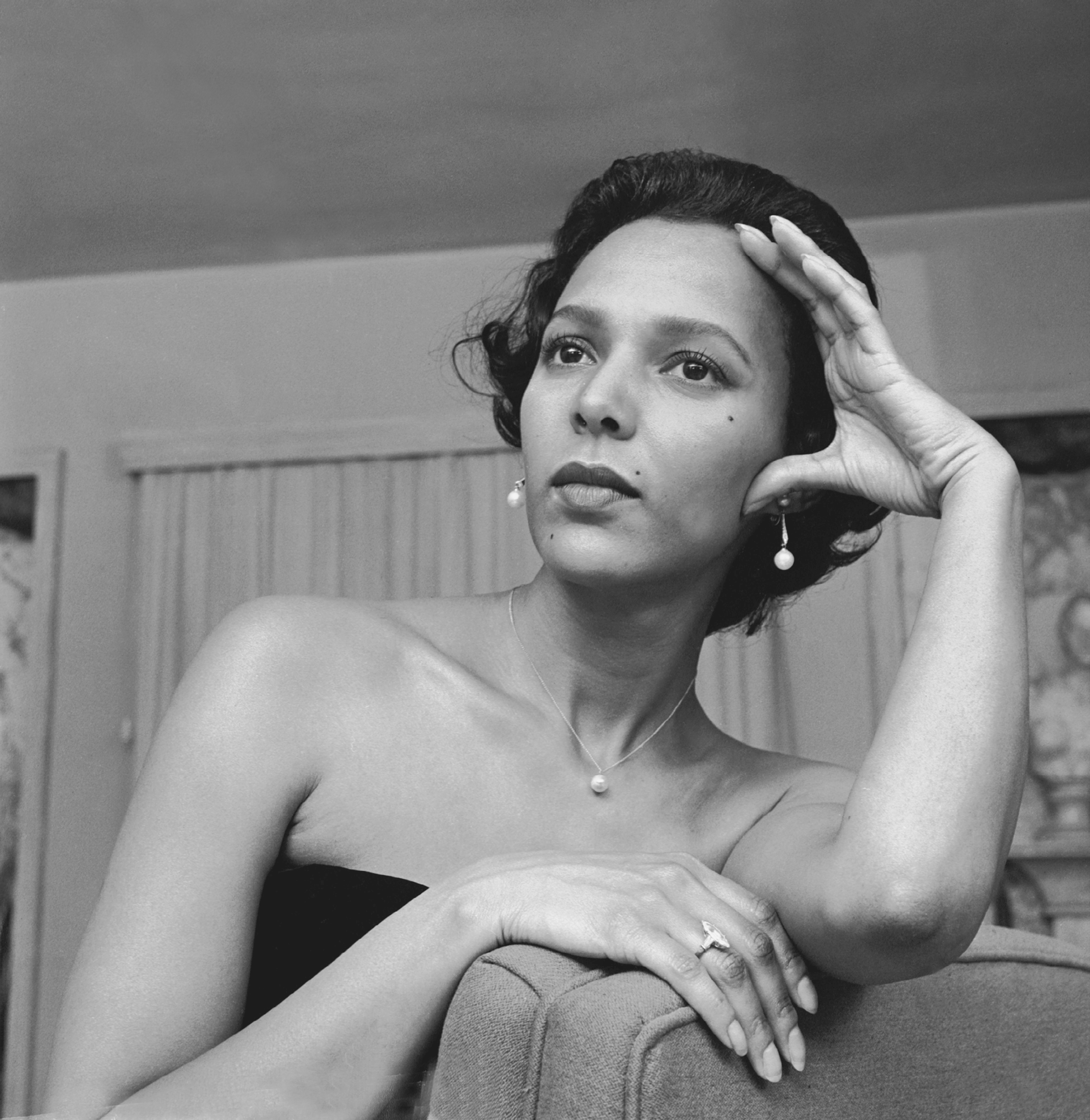 Dorothy Dandridge poses for a portrait in 1959. | Source: Getty Images