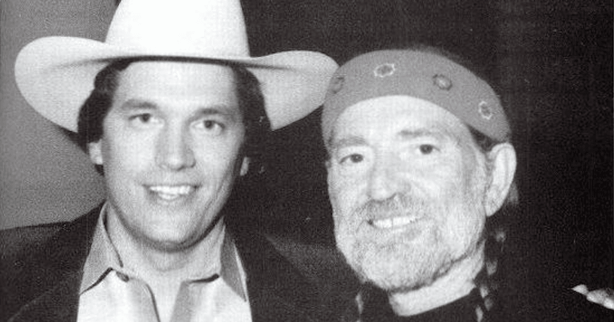 George Strait and Willie Nelson. Image Source: YouTube/Folk Uke Official