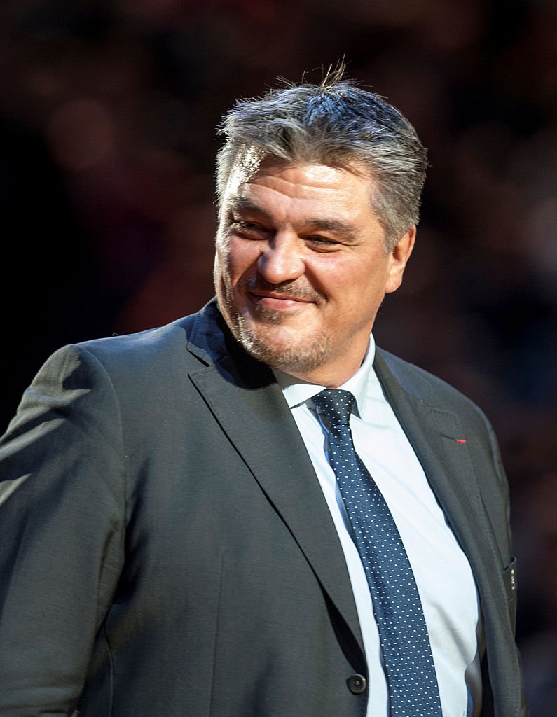 , David Douillet, a remis les prix aux judokas à la retraite, Ugo Legrand, Morgane Ribout et Pierre Robin lors du Grand Chelem de Paris, dimanche 7 février 2016. | Photo : Getty Images