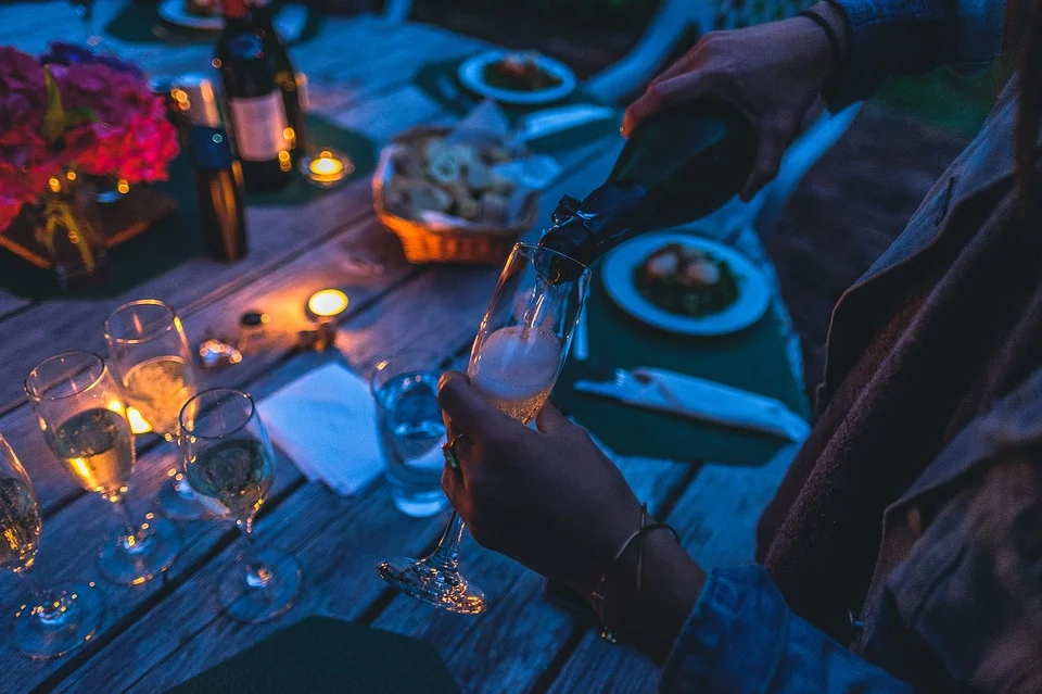 A dinner celebration | Source: Pixabay