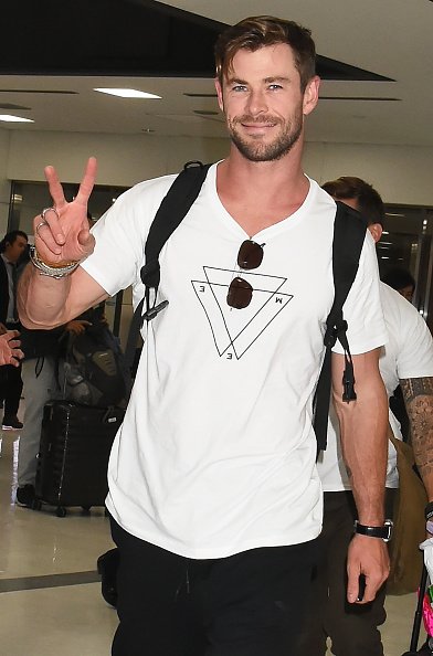 Chris Hemsworth at Narita International Airport on November 21, 2019 in Narita, Japan. | Photo: Getty Images