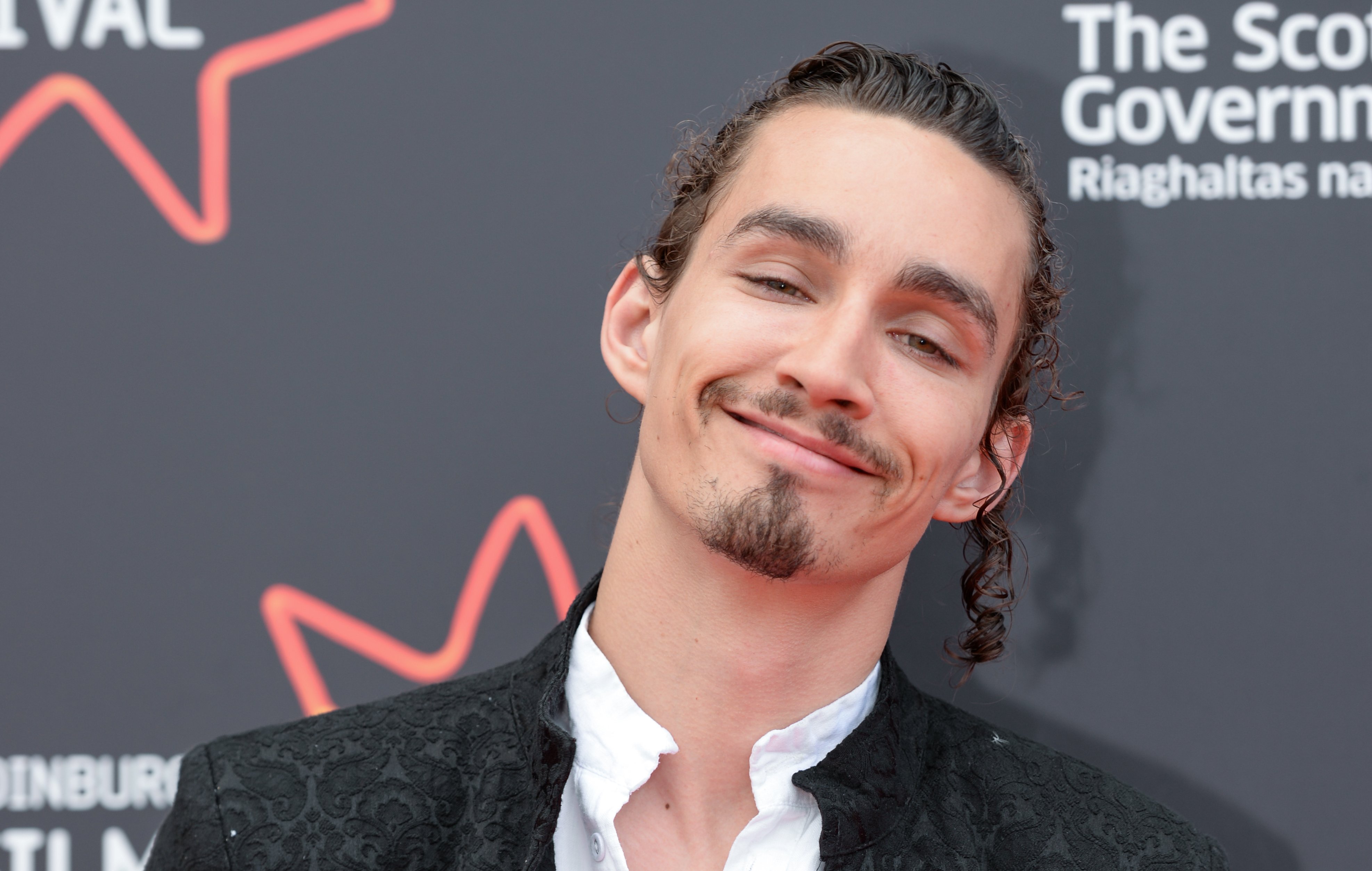 Robert Sheehan attends a photocall for "Jet Trash" at the 70th Edinburgh International Film Festival at Cineworld on June 24, 2016, in Edinburgh, Scotland. | Source: Getty Images
