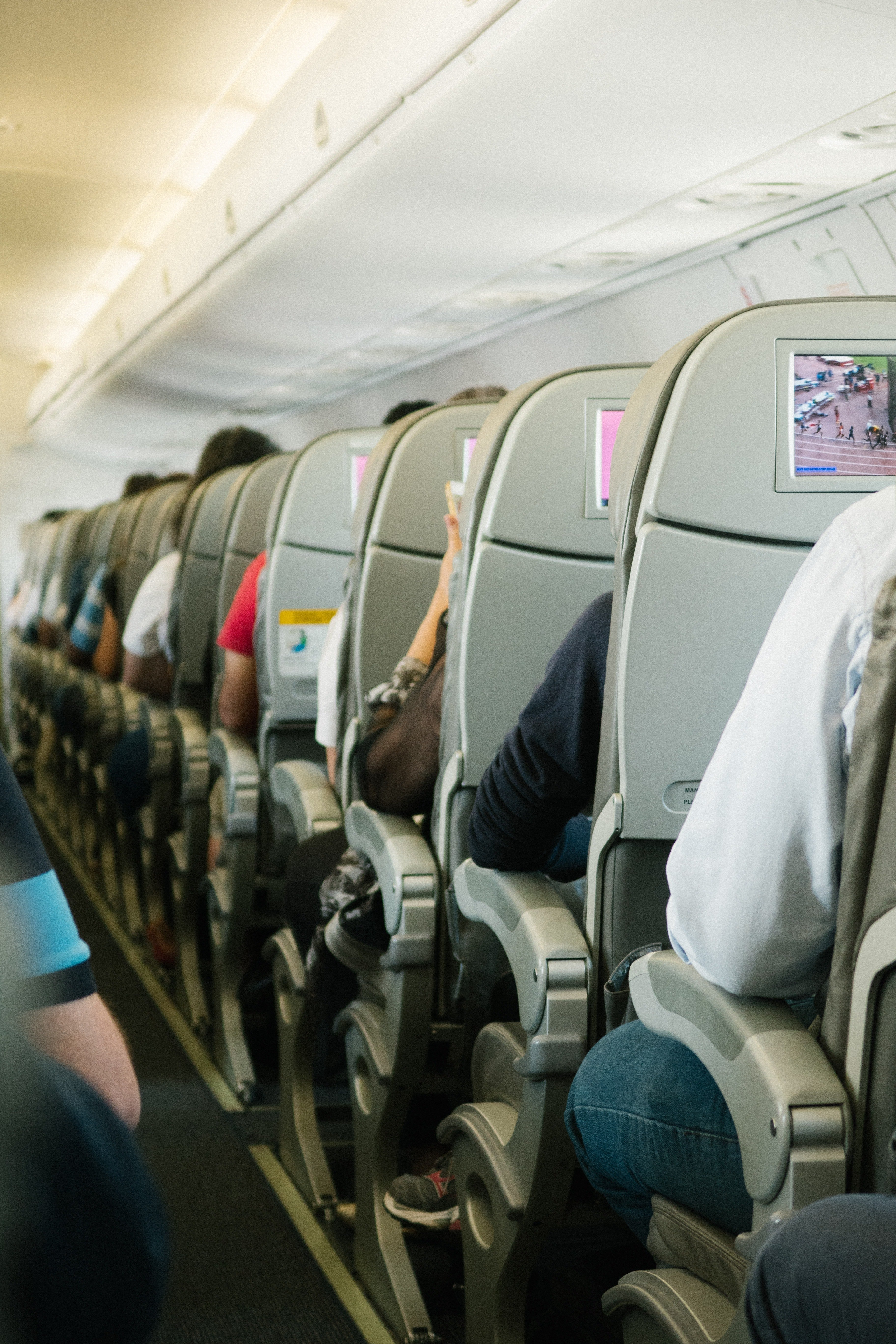 Hilera de asientos en un avión. | Foto: Pexels