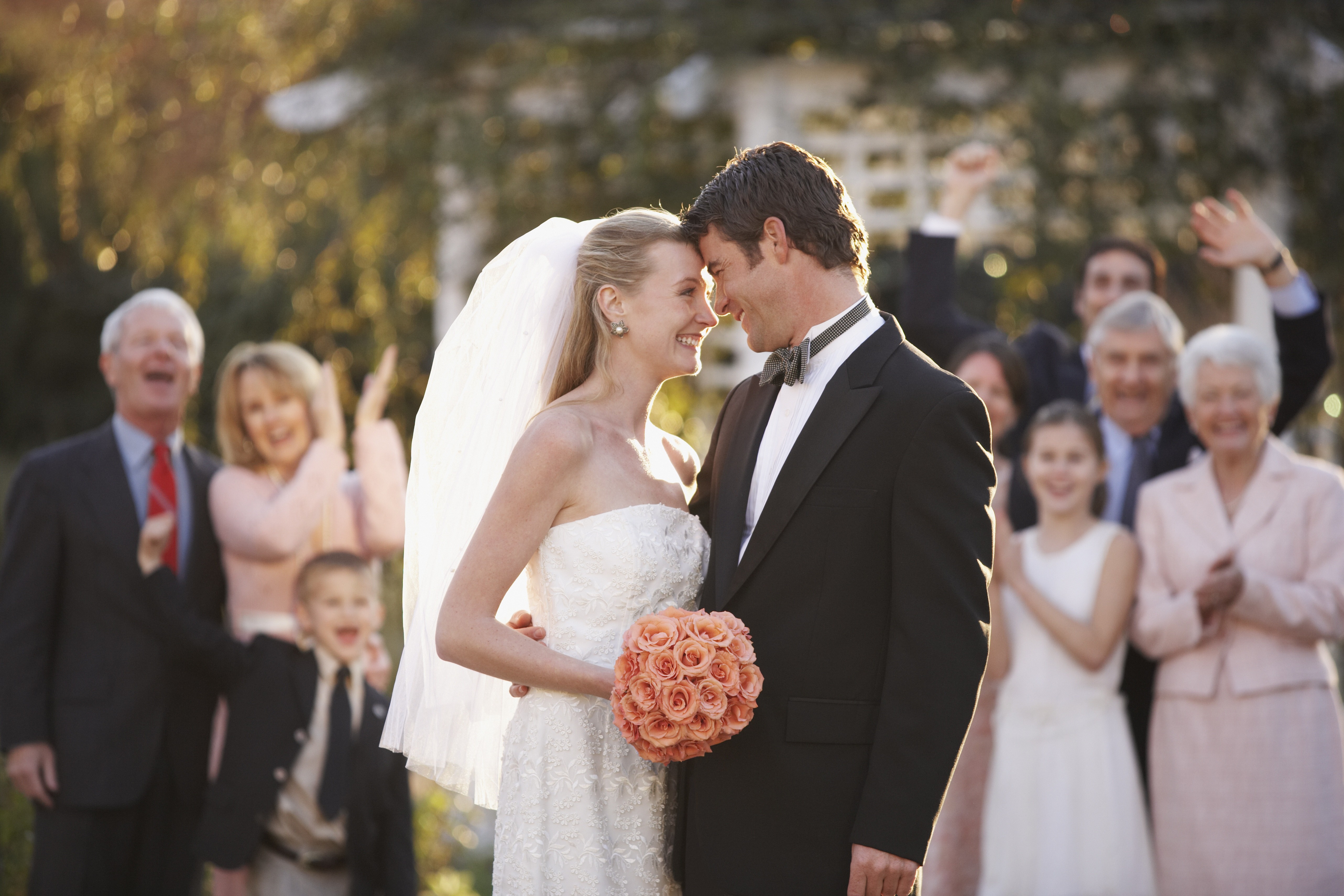 Una pareja de recién casados ​​| Fuente: Getty Images