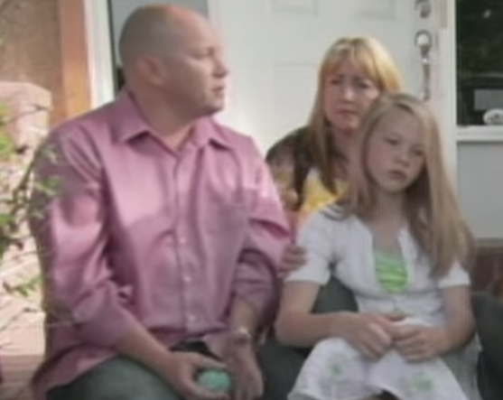 Kaylee Lindstrom and her family, 2013 | Source: Youtube.com/ABCNews
