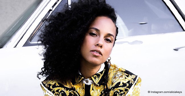 Alicia Keys turns heads in straightened new hairdo & white top in sizzling pic