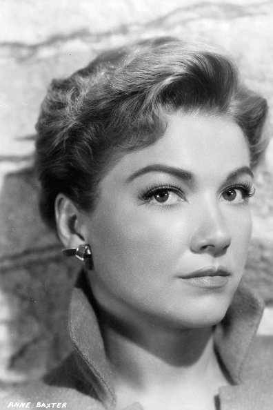 Anne Baxter in publicity portrait for the film 'Chase A Crooked Shadow', 1958 | Photo: Getty Images
