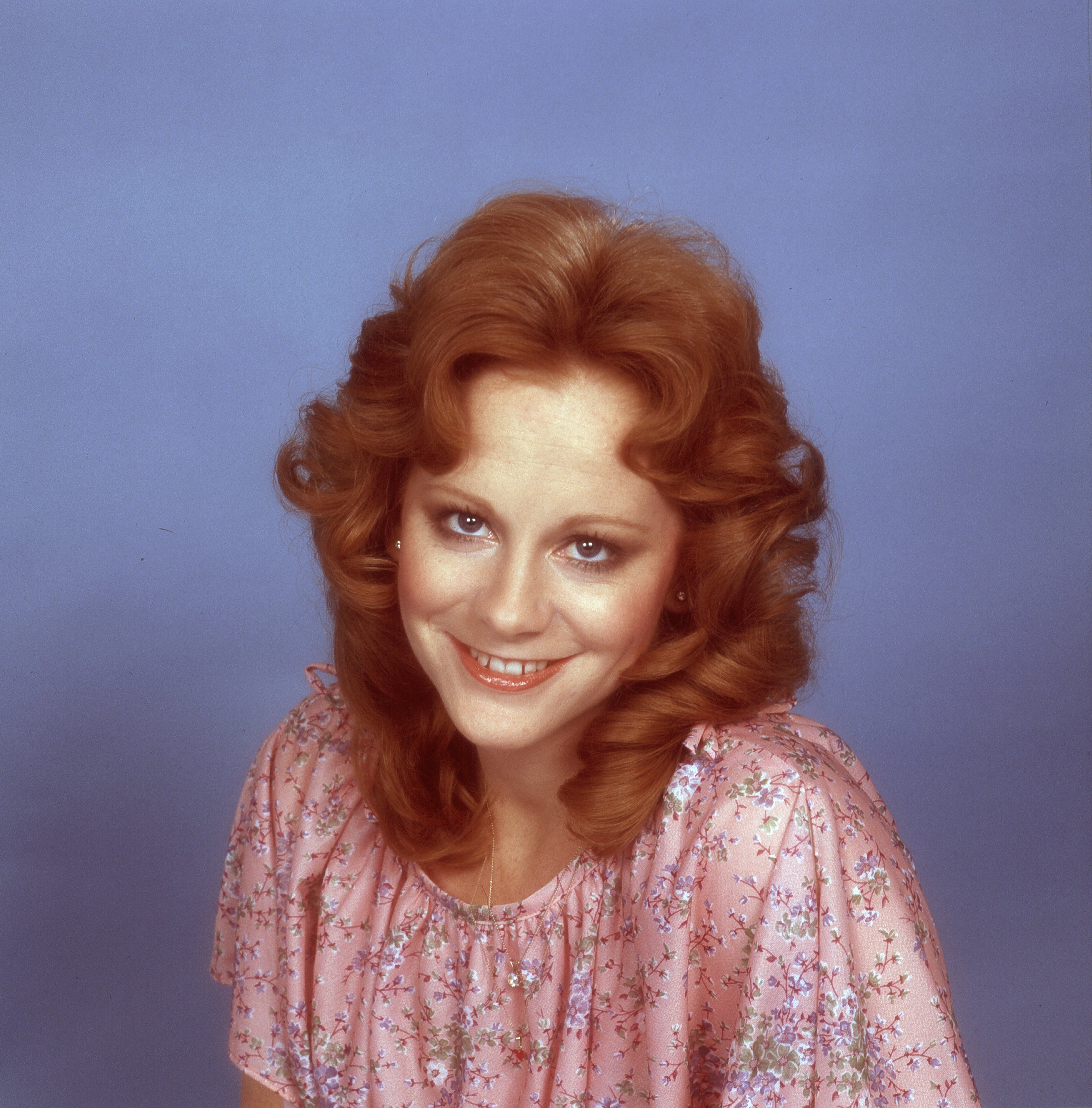 Country singer Reba McEntire poses for a portrait session in Nashville, Tennessee in circa 1976. | Photo: Getty Images