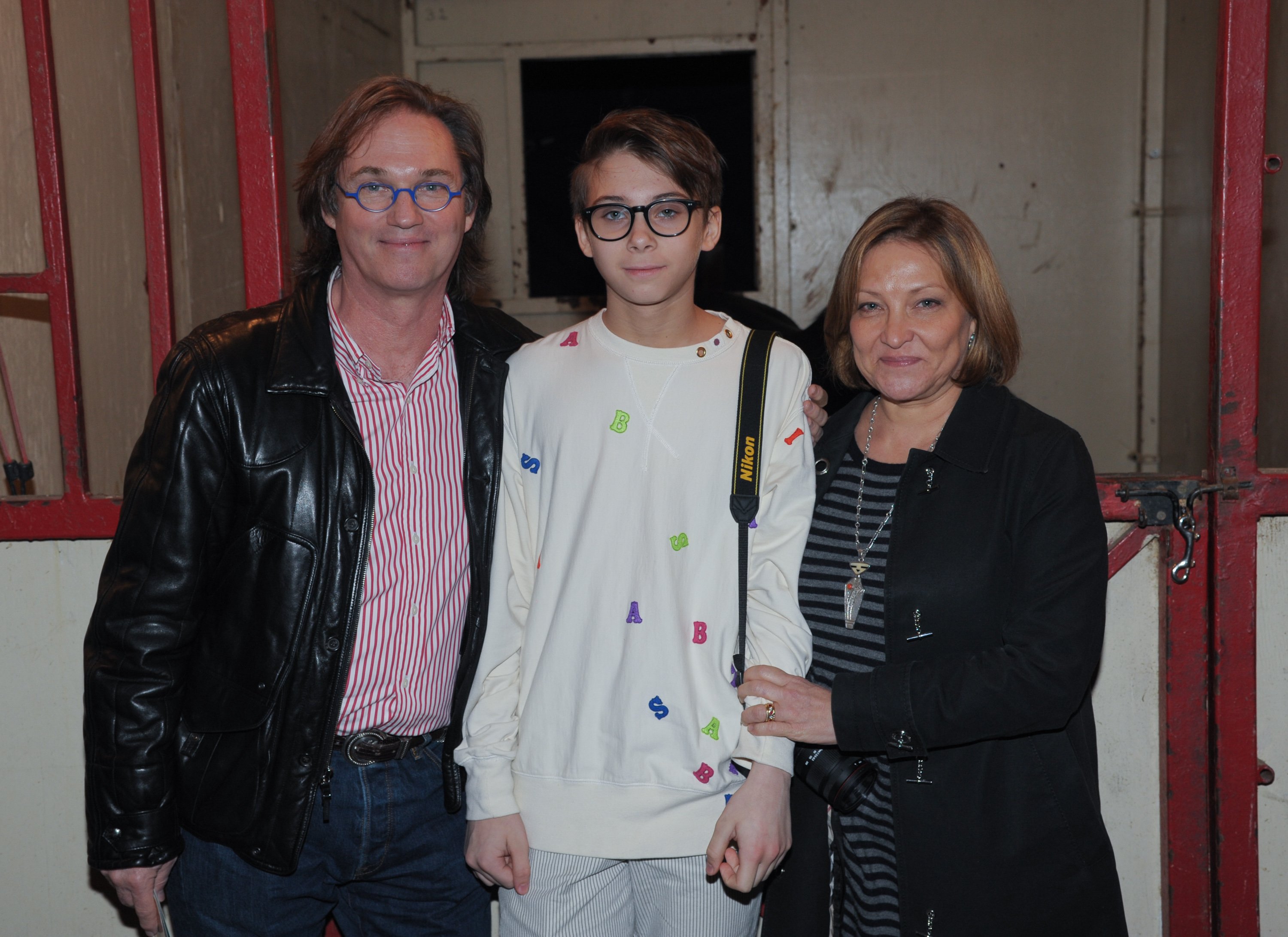 Richard Thomas, his son Montana James Thomas, and his wife Georgiana Bischoff Thomas at 34th season Big Apple Circus Under the Big Top event on October 23, 2011, in New York City | Source: Getty Images
