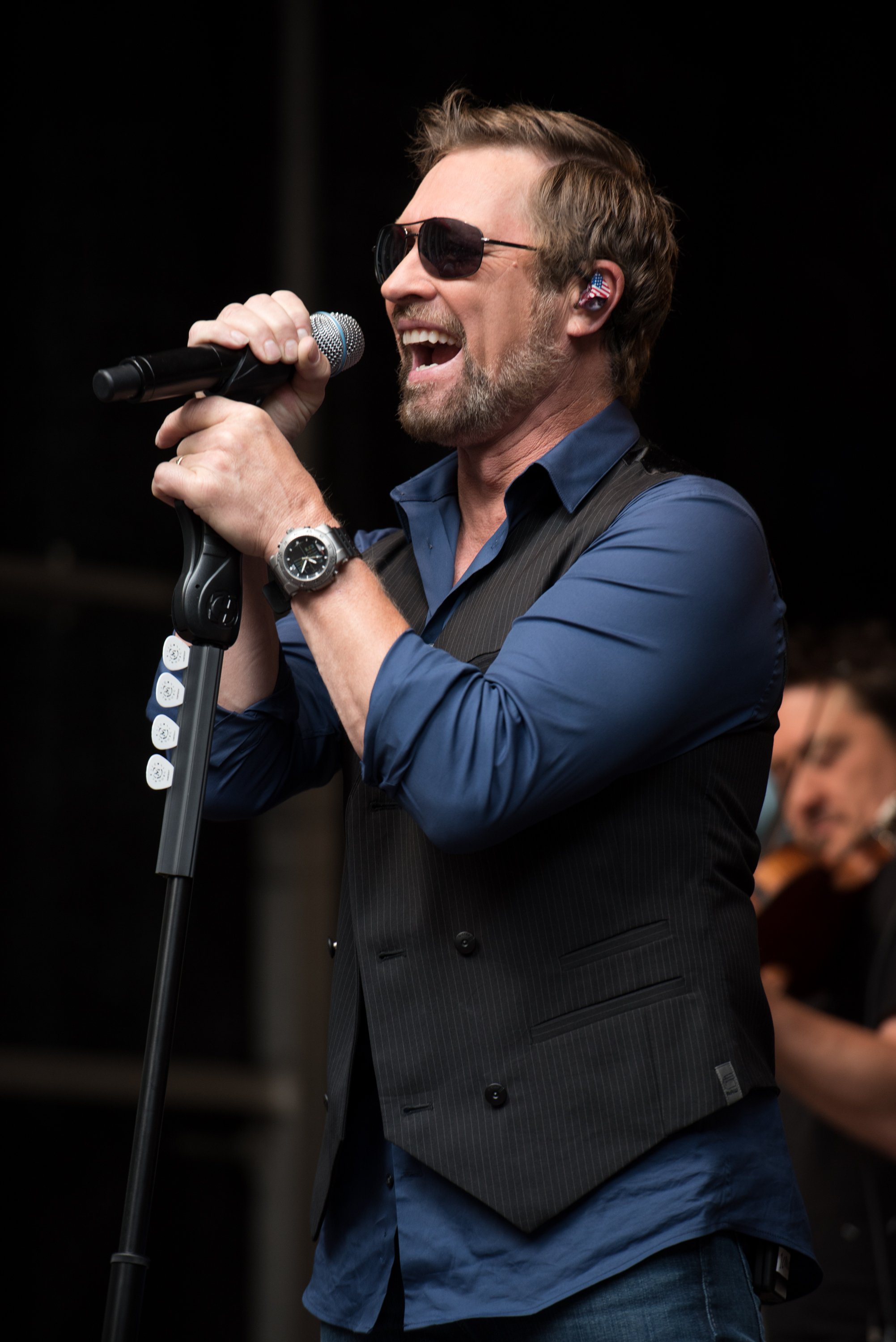 Craig Morgan performs during "FOX & Friends" All American Concert Series outside of FOX Studios on June 17, 2016, in New York City. | Source: Getty Images