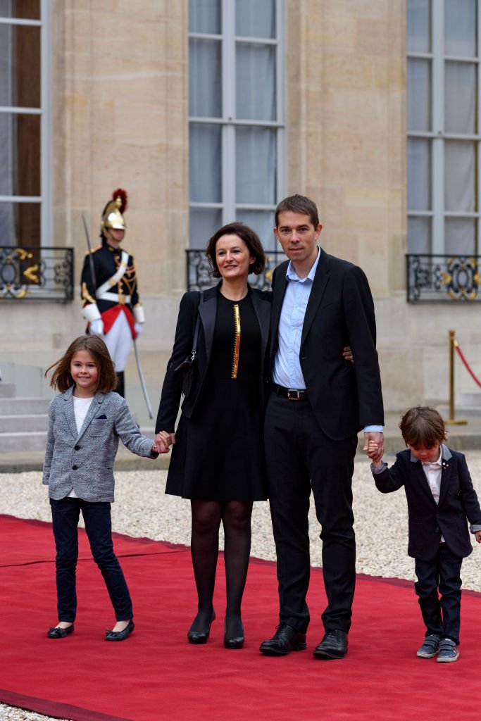 Christelle Auzière aux côtés de sa famille le 14 mai 2017 à Paris. l Source : Getty Images