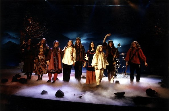 Kelly Family bei einem Auftritt in Irland, Fernsehstudio | Quelle: Getty Images