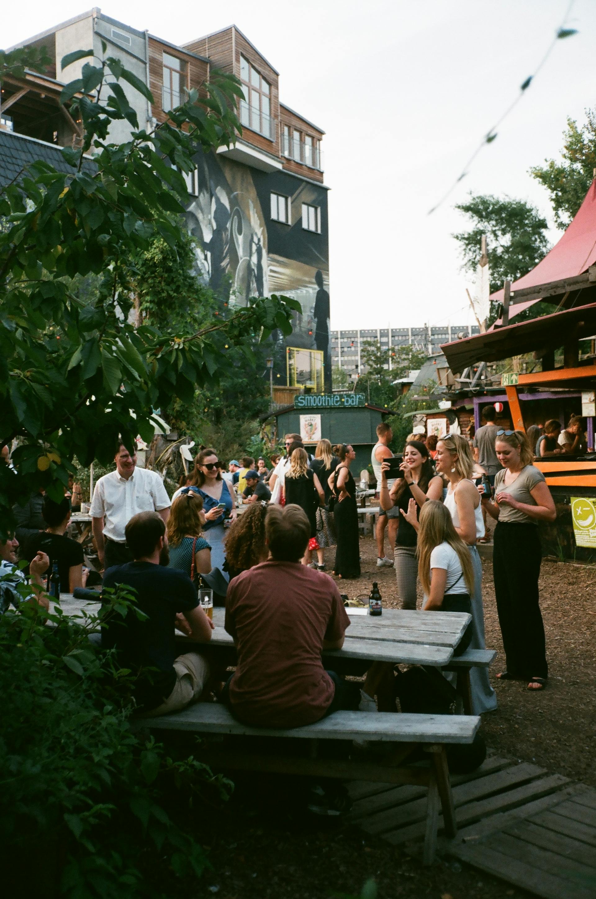 Family and friends gathered together | Source: Pexels