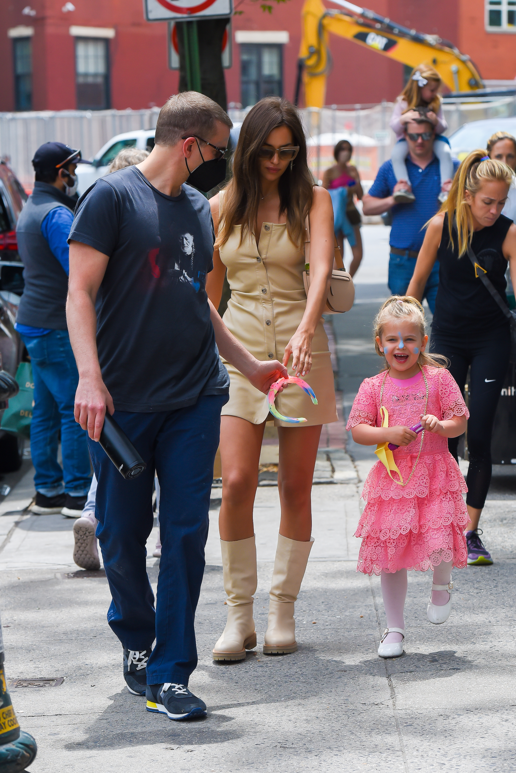 Bradley Cooper, Irina Shayk and their daughter Lea Cooper in Manhattan on June 02, 2021 in New York City. | Source: Getty Images