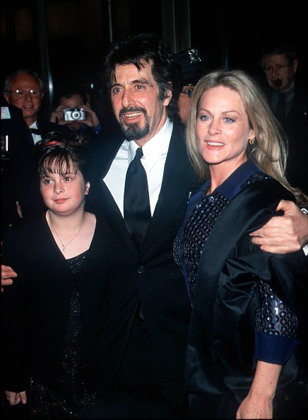 Al Pacino, Beverly D'Angelo, and Julie Pacino at Avery Fisher Hall in 2000 | Photo: Getty Images