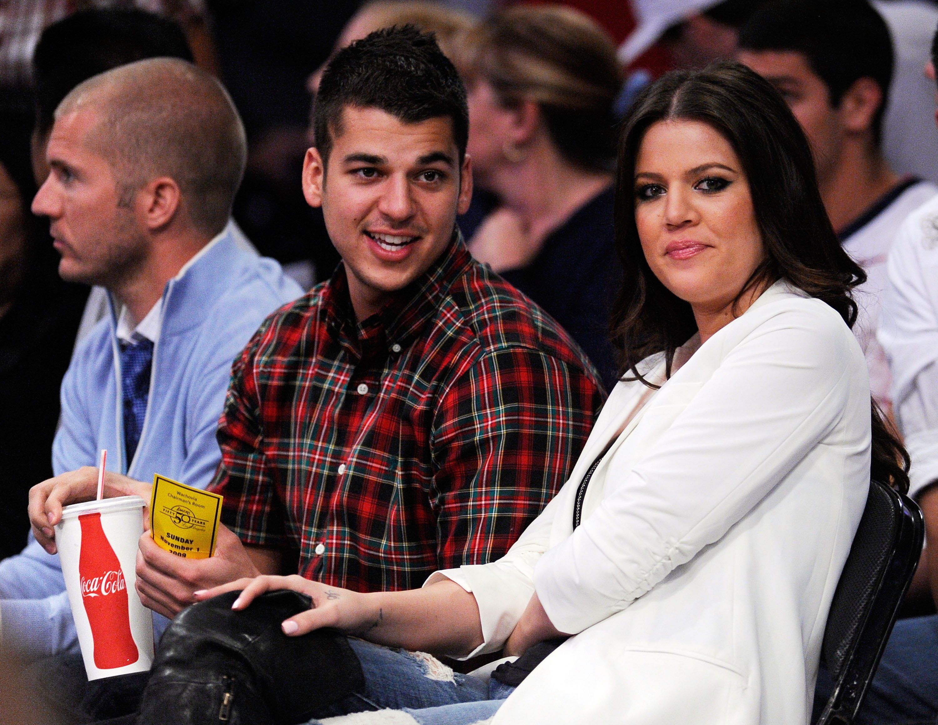 Rob and Khloé Kardashian at a Lakers/ Atlanta Hawks game at Staples Center in November 2009 / Source: Getty Images
