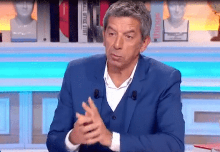 Michel Cymes explique à l'humoriste Melha Bedia pourquoi il ne porte pas d'alliance. | GALA VIDÉO
