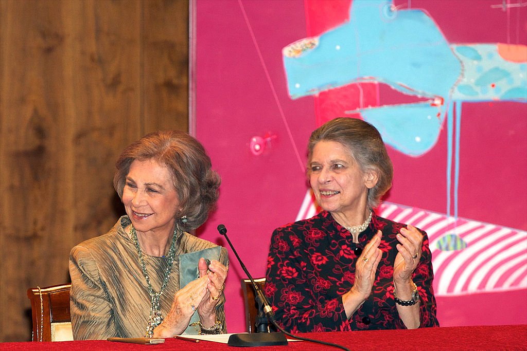 La Reina Sofía y su hermana Irene de Greciaen un concierto de caridad en el Auditorio Nacional el 6 de noviembre de 2012 en Madrid, España. | Foto: Getty Images La Reina Sofía y su hermana Irene de Greciaen un concierto de caridad en el Auditorio Nacional el 6 de noviembre de 2012 en Madrid, España. | Foto: Getty Images